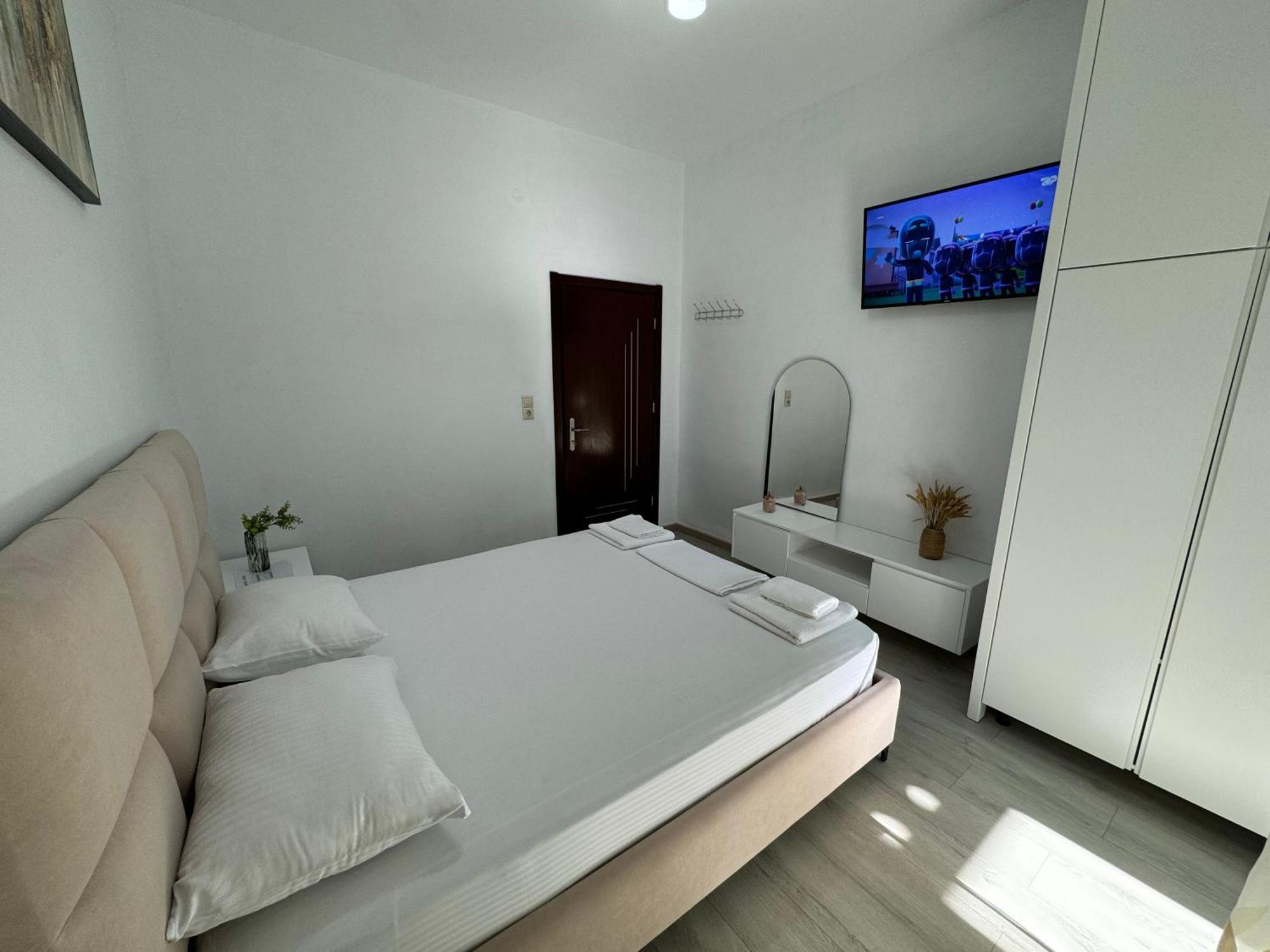 Dadaj Apartments Sarande Bagian luar foto