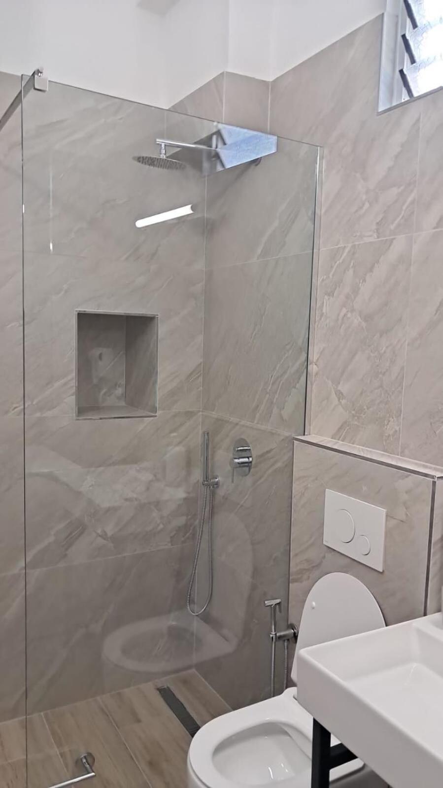Dadaj Apartments Sarande Bagian luar foto