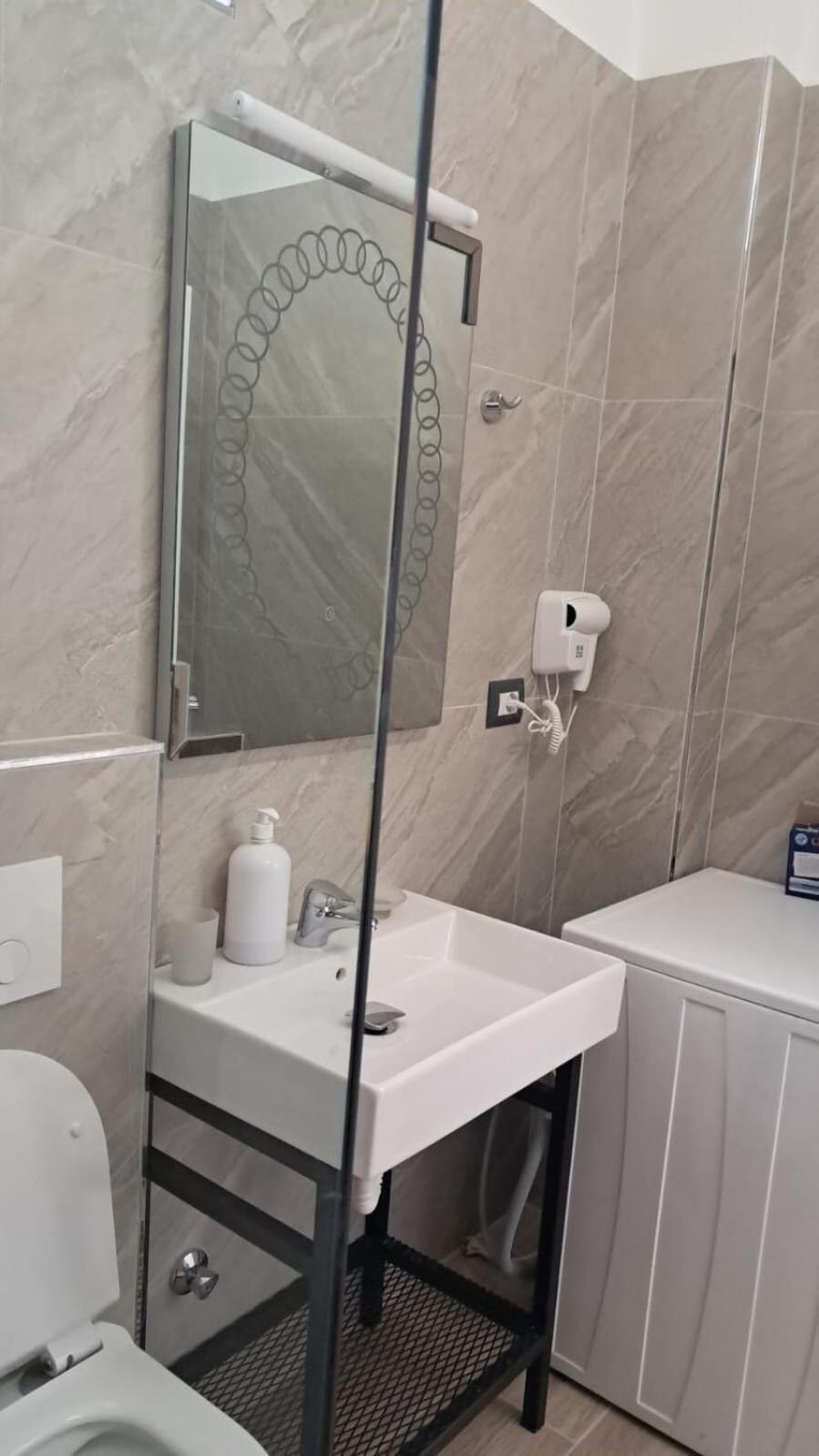 Dadaj Apartments Sarande Bagian luar foto